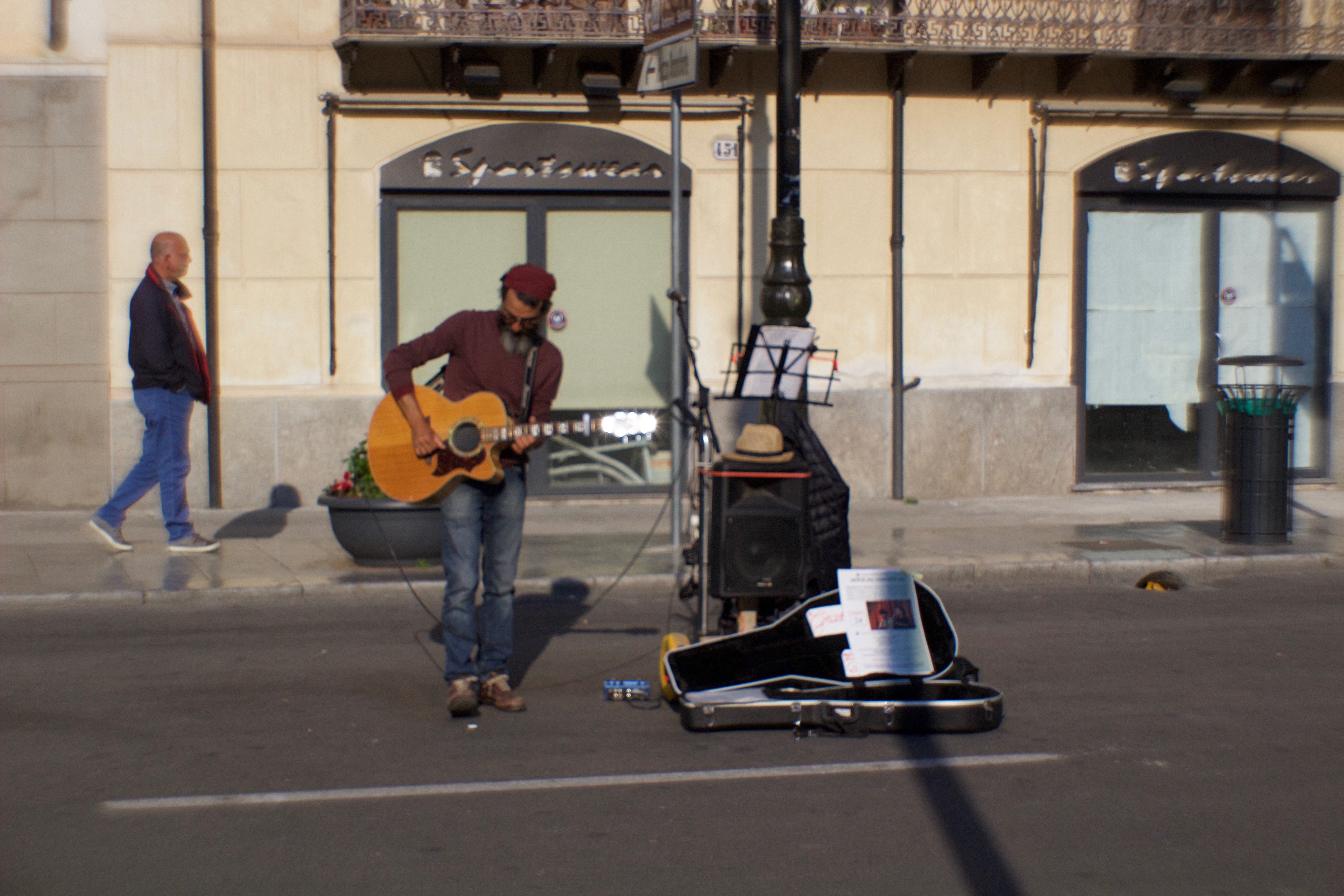 Street guitarist