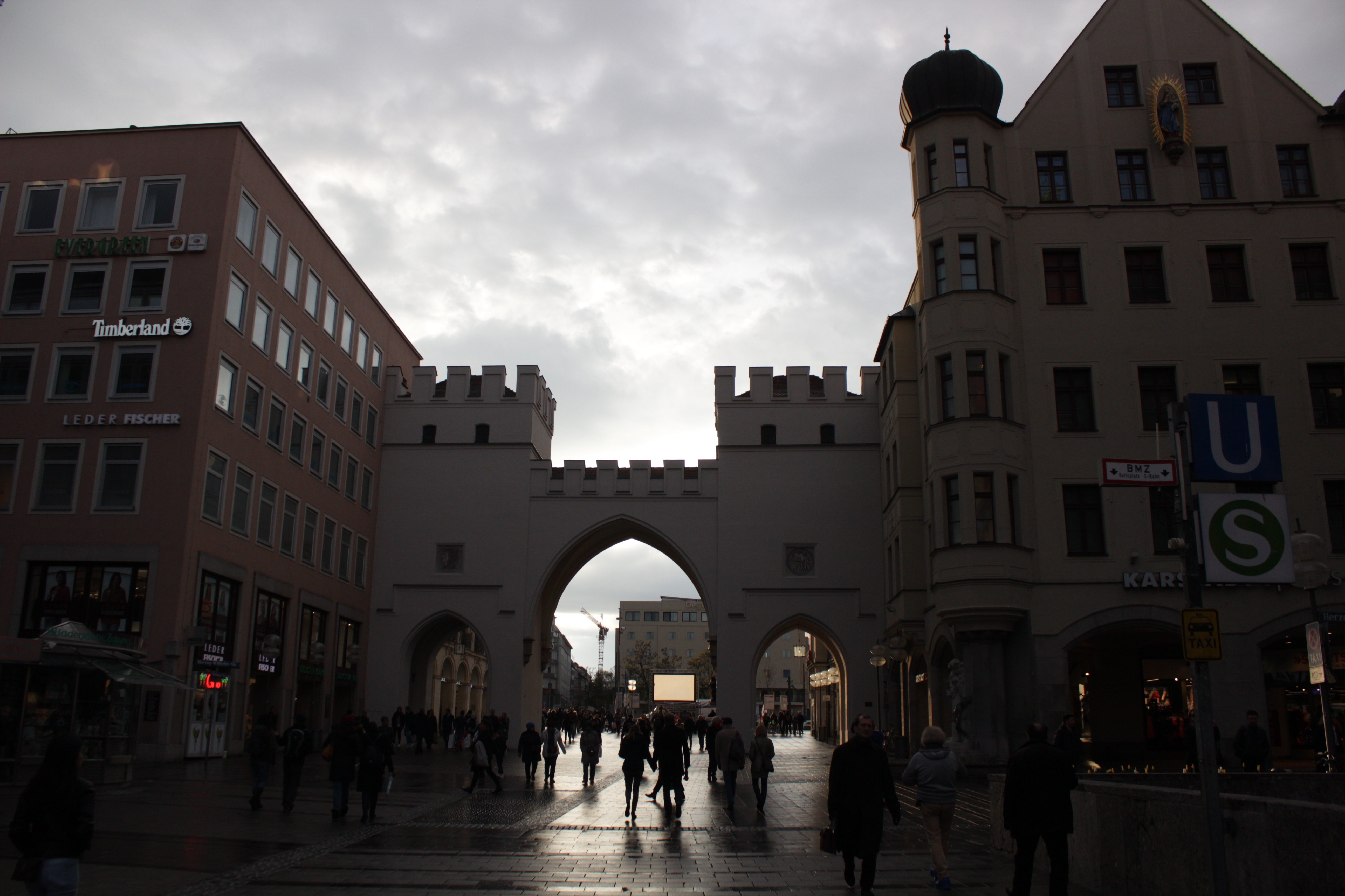 Karlsplatz gate 
