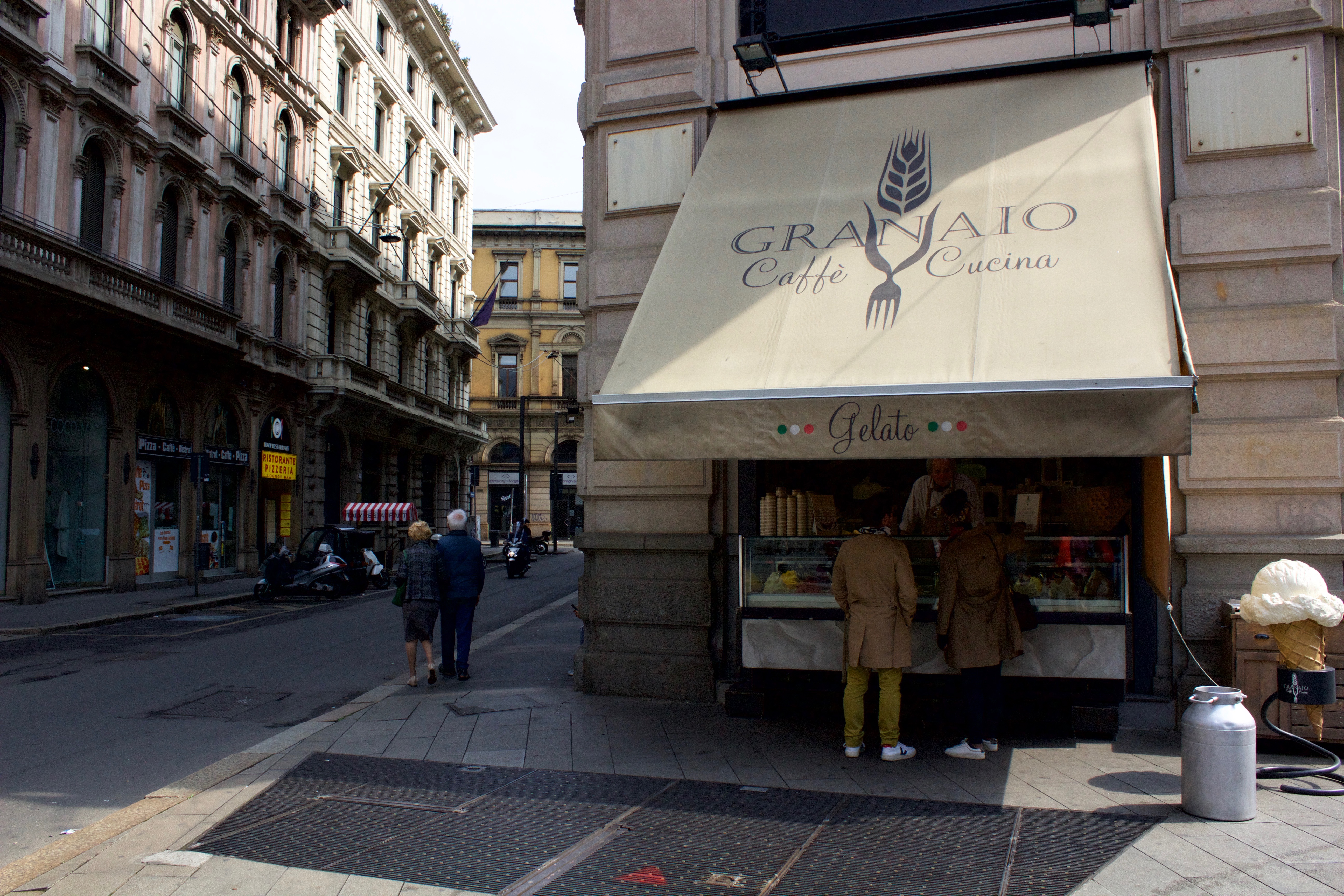Gelato shop in Milano